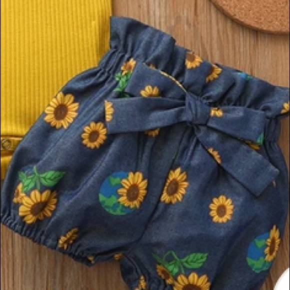 Adorable 3 piece baby set brand new love love 6-9m - Picture 2 of 3